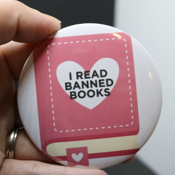 Cutie Button: I read banned books - Picture 1 of 1